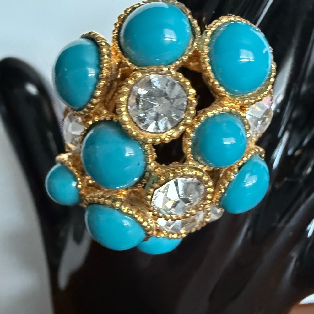 Gold tone and turquoise color costume ring - Picture 3 of 14